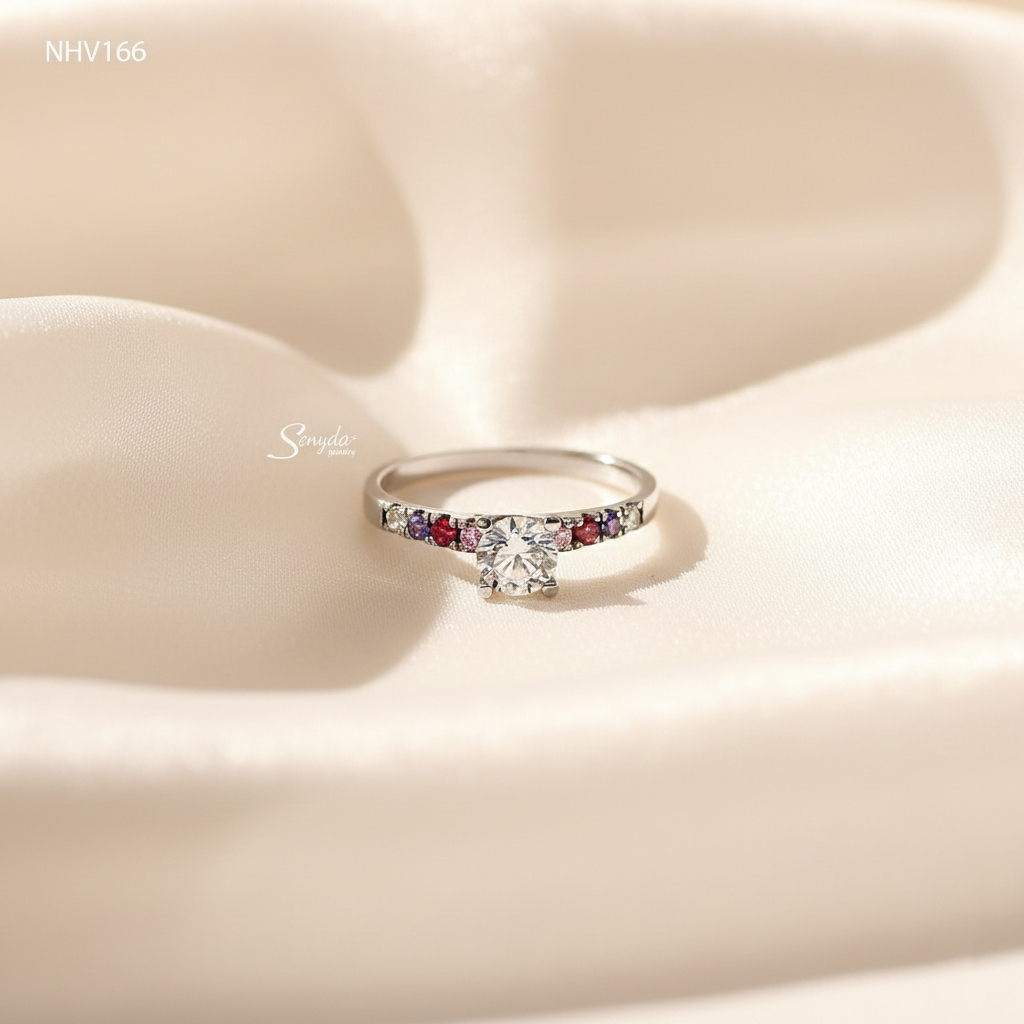 NHV166 Nhẫn vàng Senyda 1 hột đai dãy đá vừa