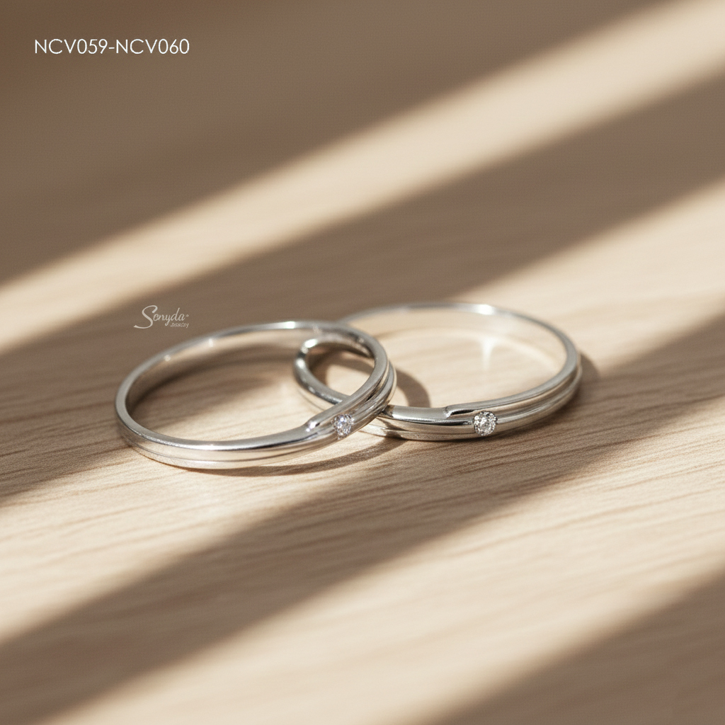 NCV059-NCV060 Nhẫn cưới vàng Senyda cẩn 1 hột đai rãnh nhỏ