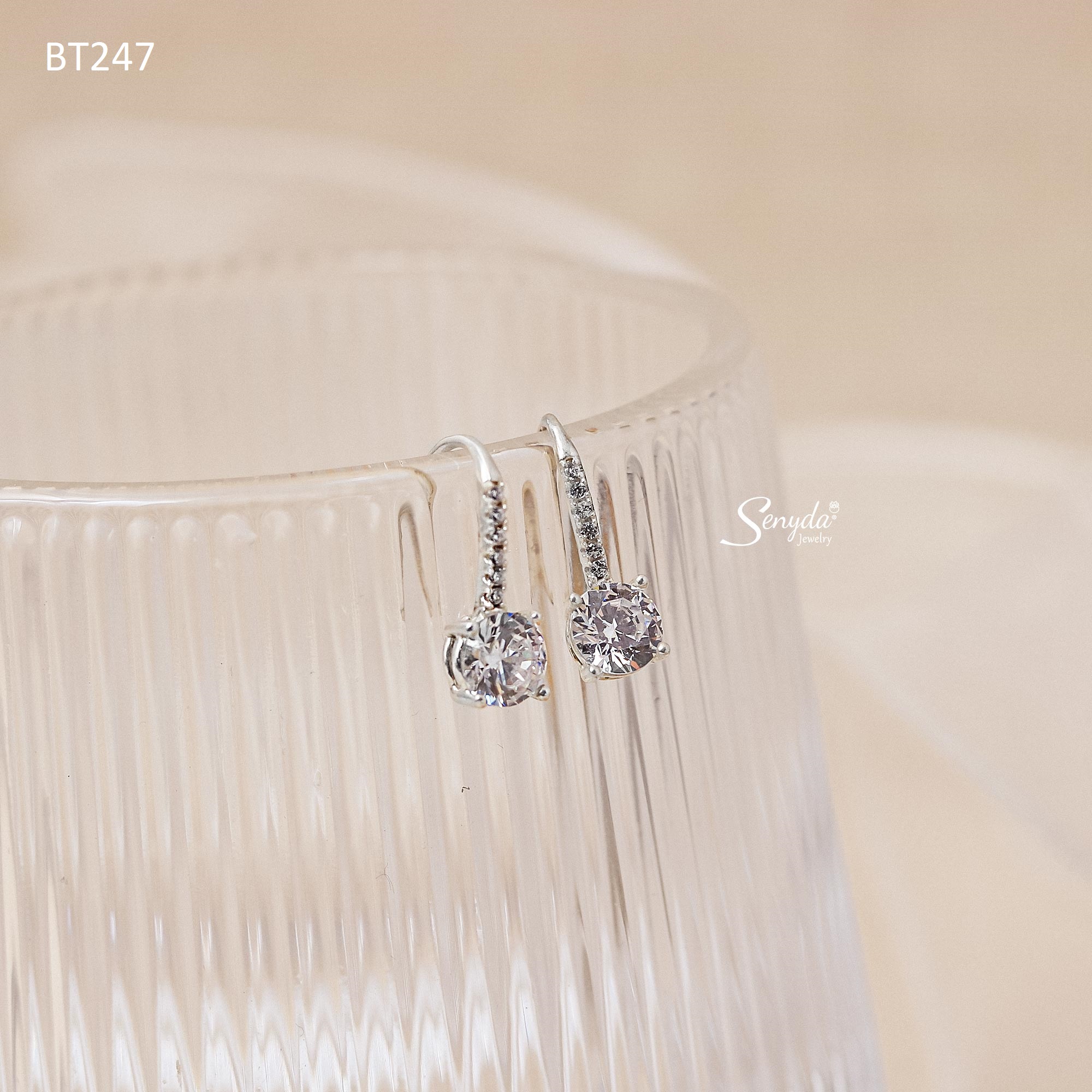 BT247 Bông tai bạc Ý Senyda nụ đá cong sát vành