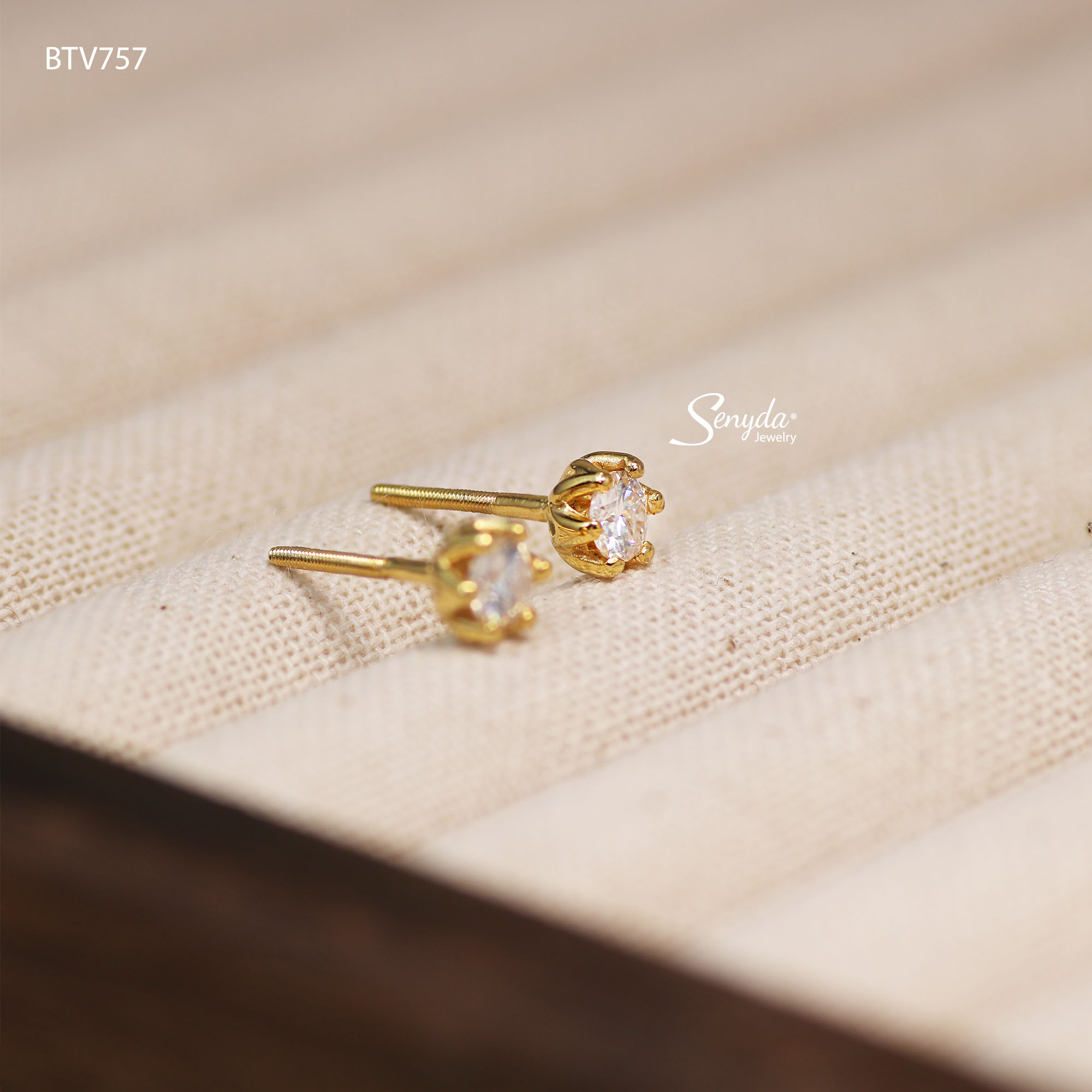 BTV757 Bông tai vàng Senyda nụ đá 6 chấu đít vặn