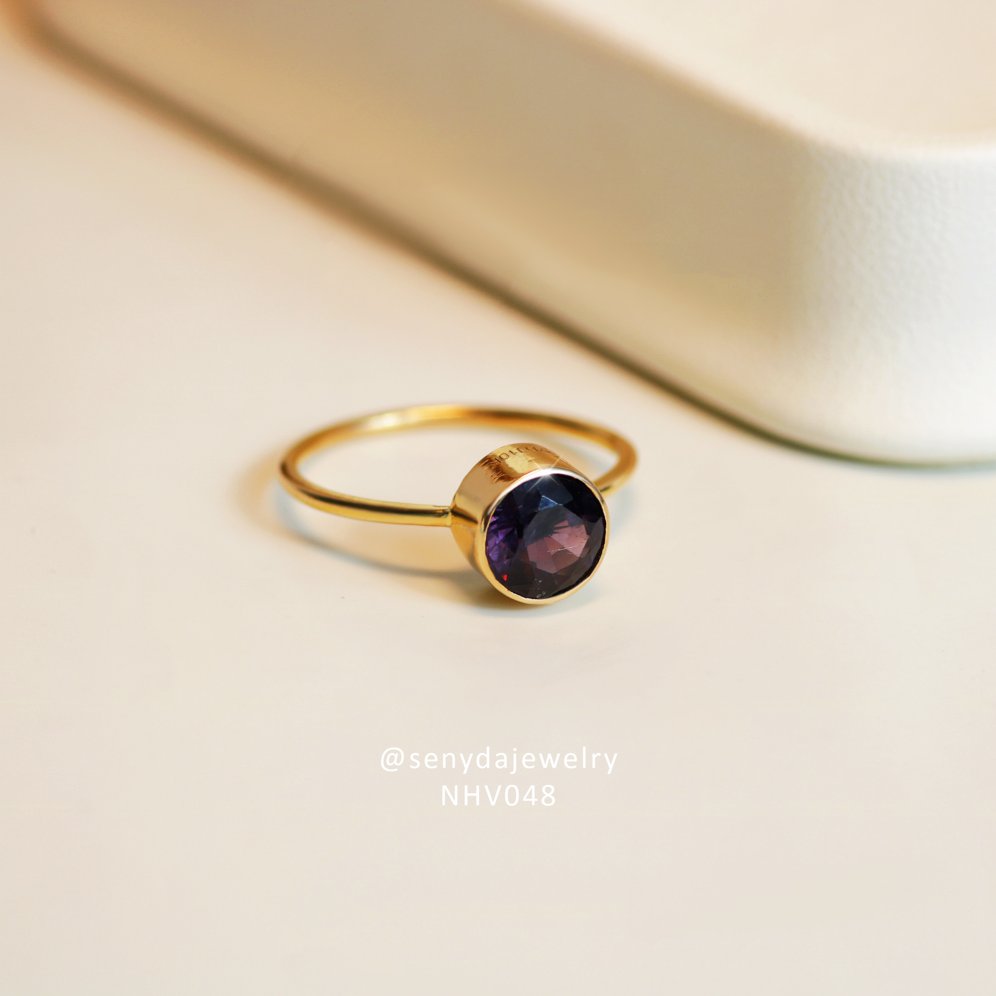 NHV048 Nhẫn vàng Senyda đá Spinel tím đậm