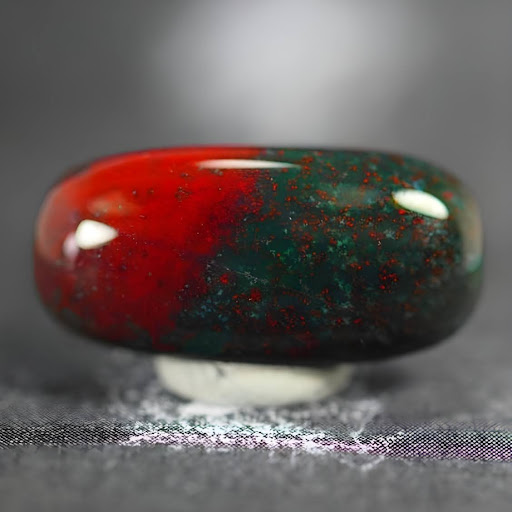 Đá Bloodstone sức mạnh của sự sống từ đất đỏ