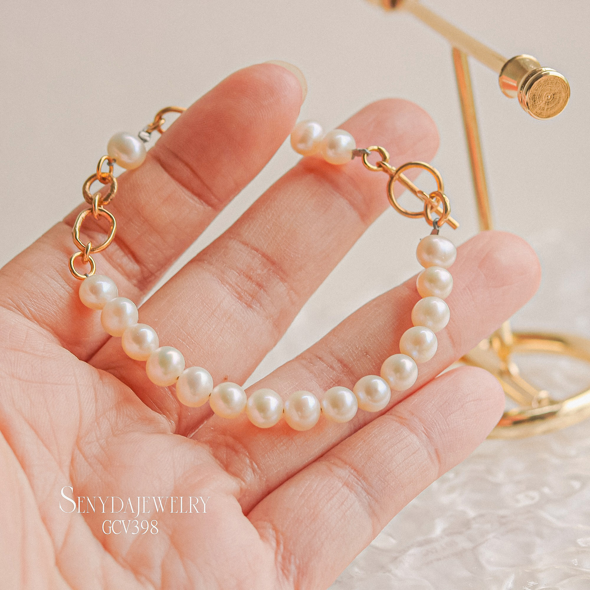 Tạo dấu ấn cá nhân với vòng tay custom