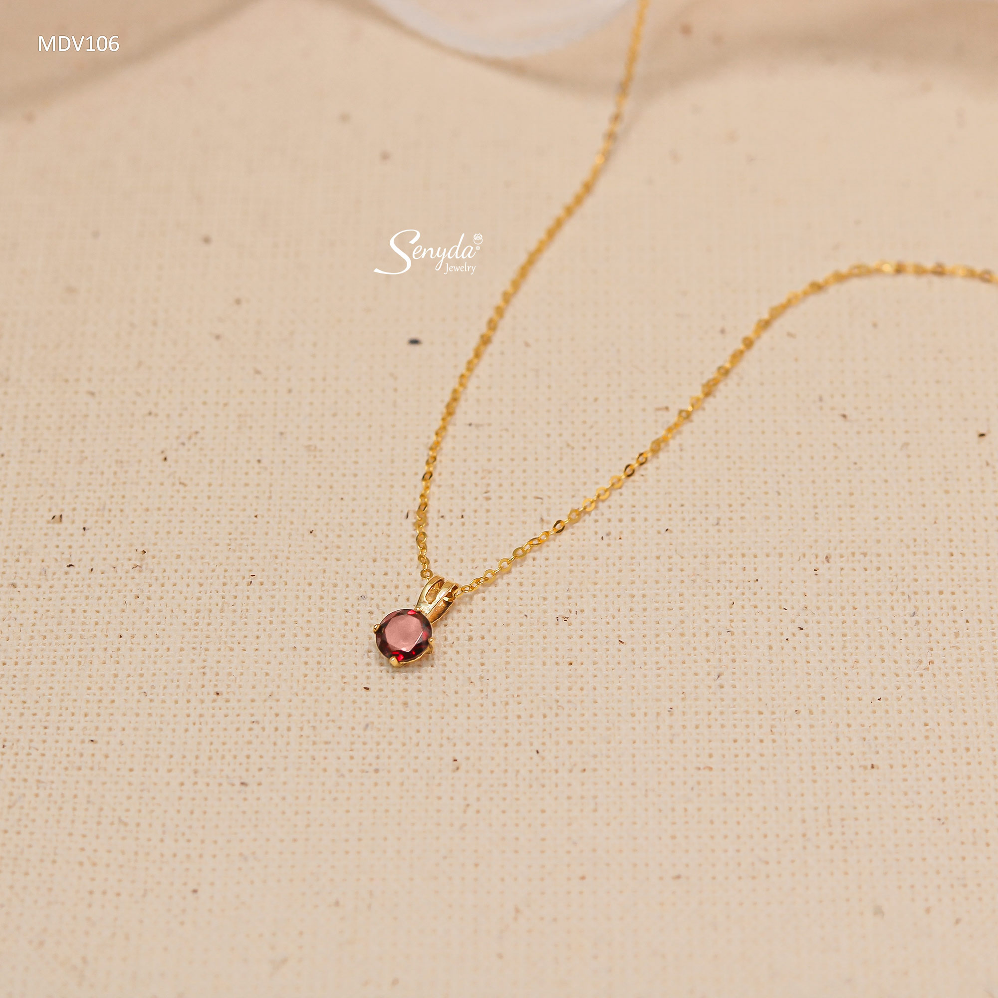 Garnet – Ngọc hồng lựu: Viên đá quý đỏ rực may mắn