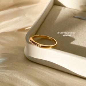 NHV038-M Nhẫn vàng custom Senyda trơn mặt bản dẹp khắc chữ