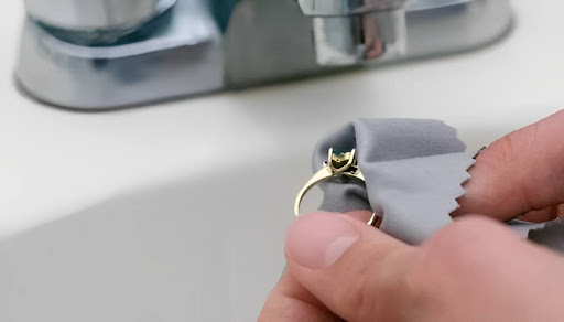 Tại sao làm sạch trang sức lại quan trọng?