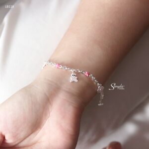 LB118 Lắc bạc cho bé Senyda dây chữ cong hoa 4 cánh đá hồng treo