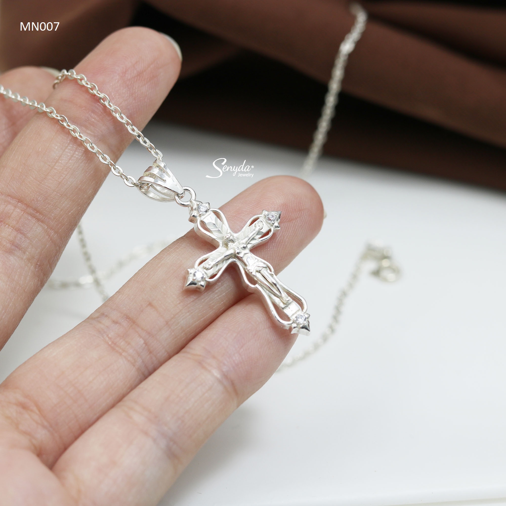 MN007 Dây chuyền bạc nam Senyda Mặt Thánh giá nụ đá mũi tên