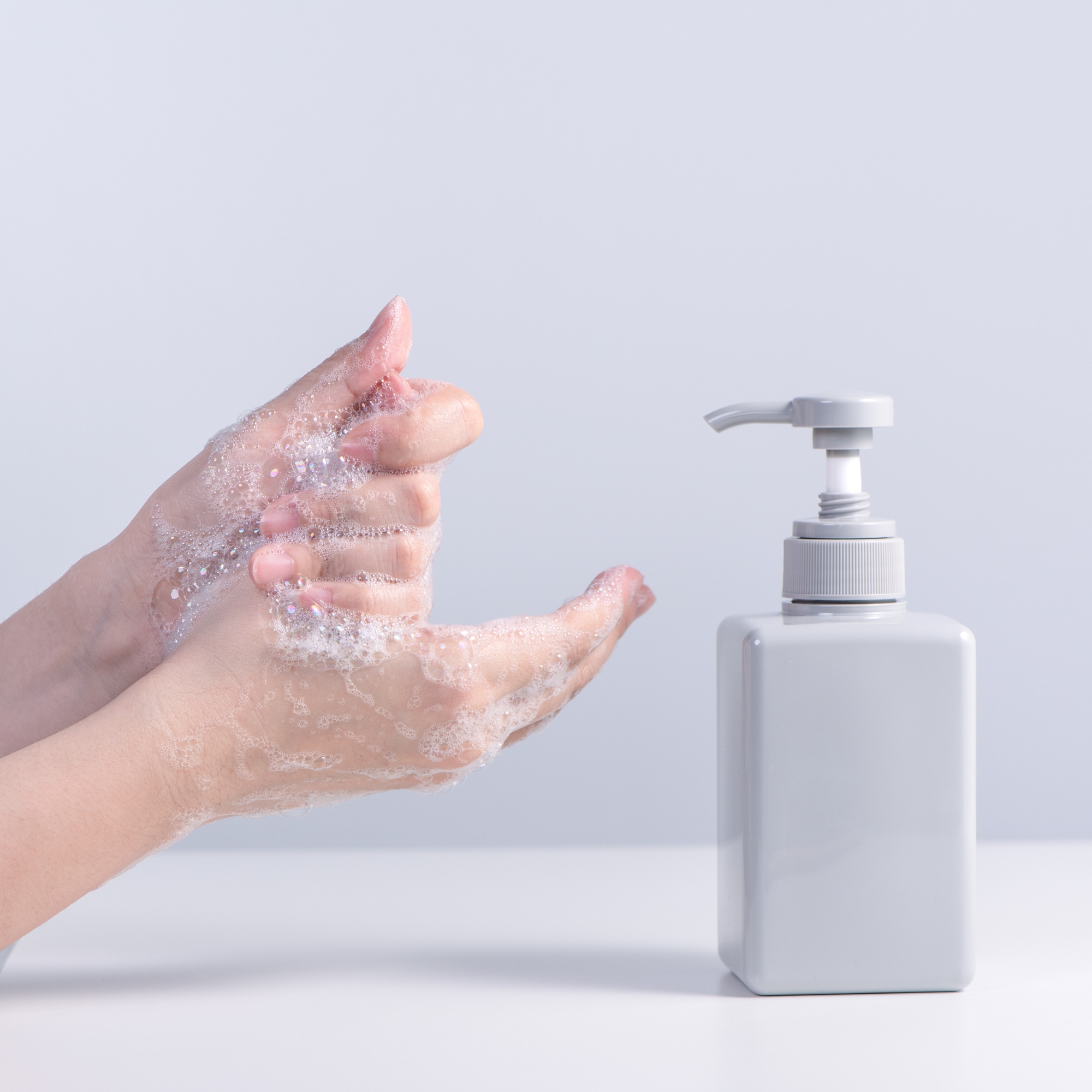 Nhẫn bị kẹt trên tay? Khi nào cần đến sự can thiệp của thợ kim hoàn