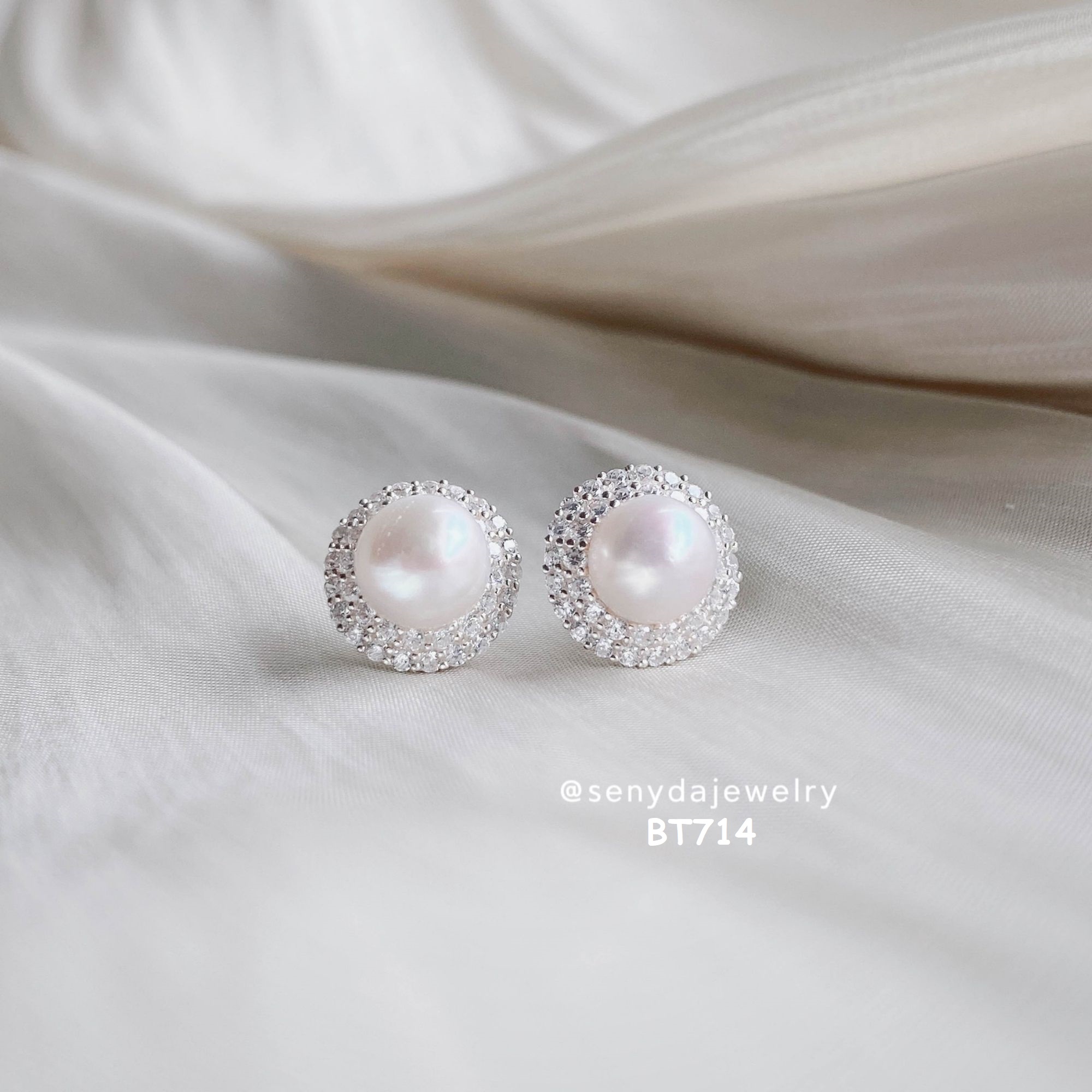 Bông tai vintage: Vẻ đẹp cổ điển không bao giờ lỗi mốt