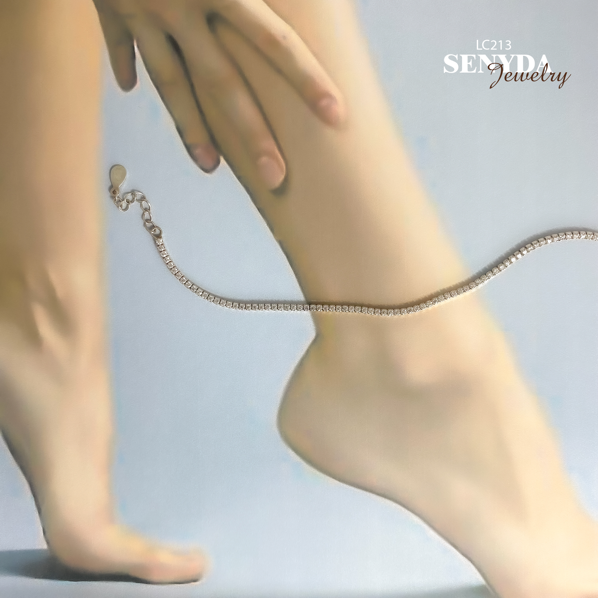 Nên đeo lắc chân bên trái hay bên phải?