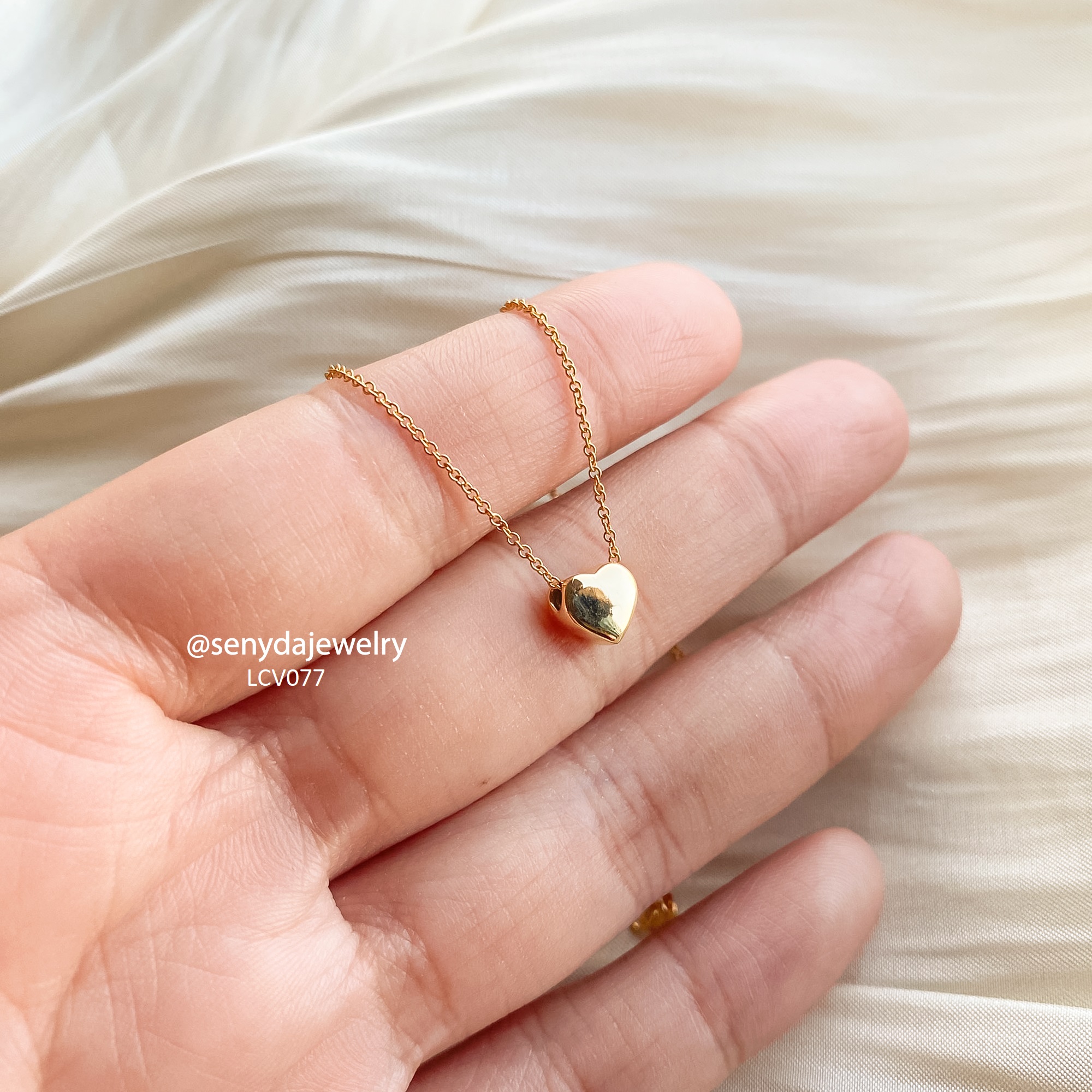 Những mẫu lắc chân vàng tây dễ thương cho bé gái
