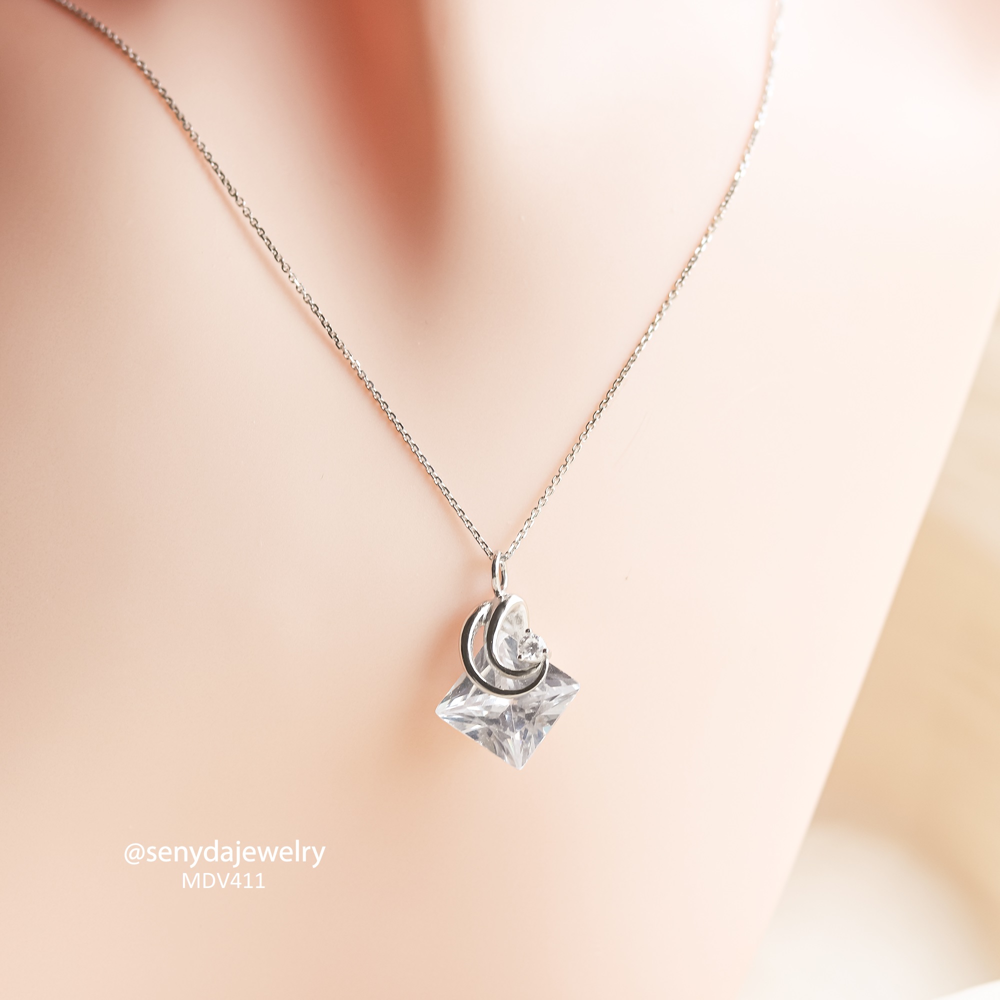 Quà tặng trang sức cưới cho cô dâu