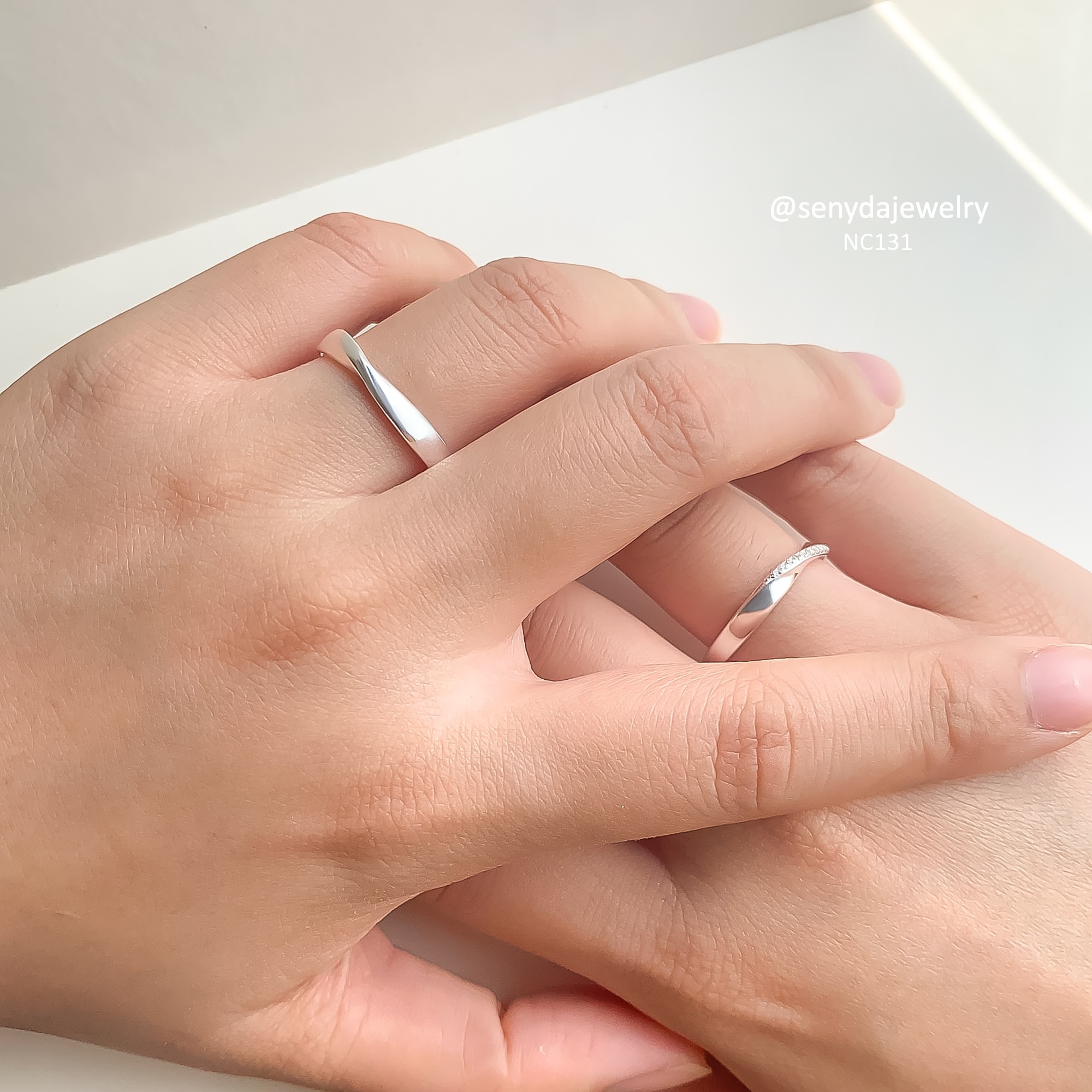 Bí quyết lựa chọn nhẫn đôi bền đẹp như tình yêu của bạn.