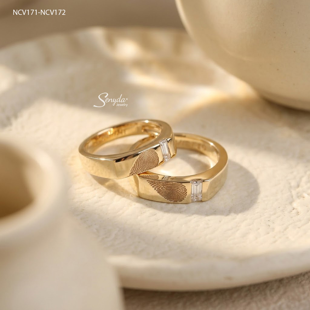 NCV171-NCV172 Nhẫn cưới vàng Senyda bản trơn mặt chữ nhật cẩn đá chữ nhật