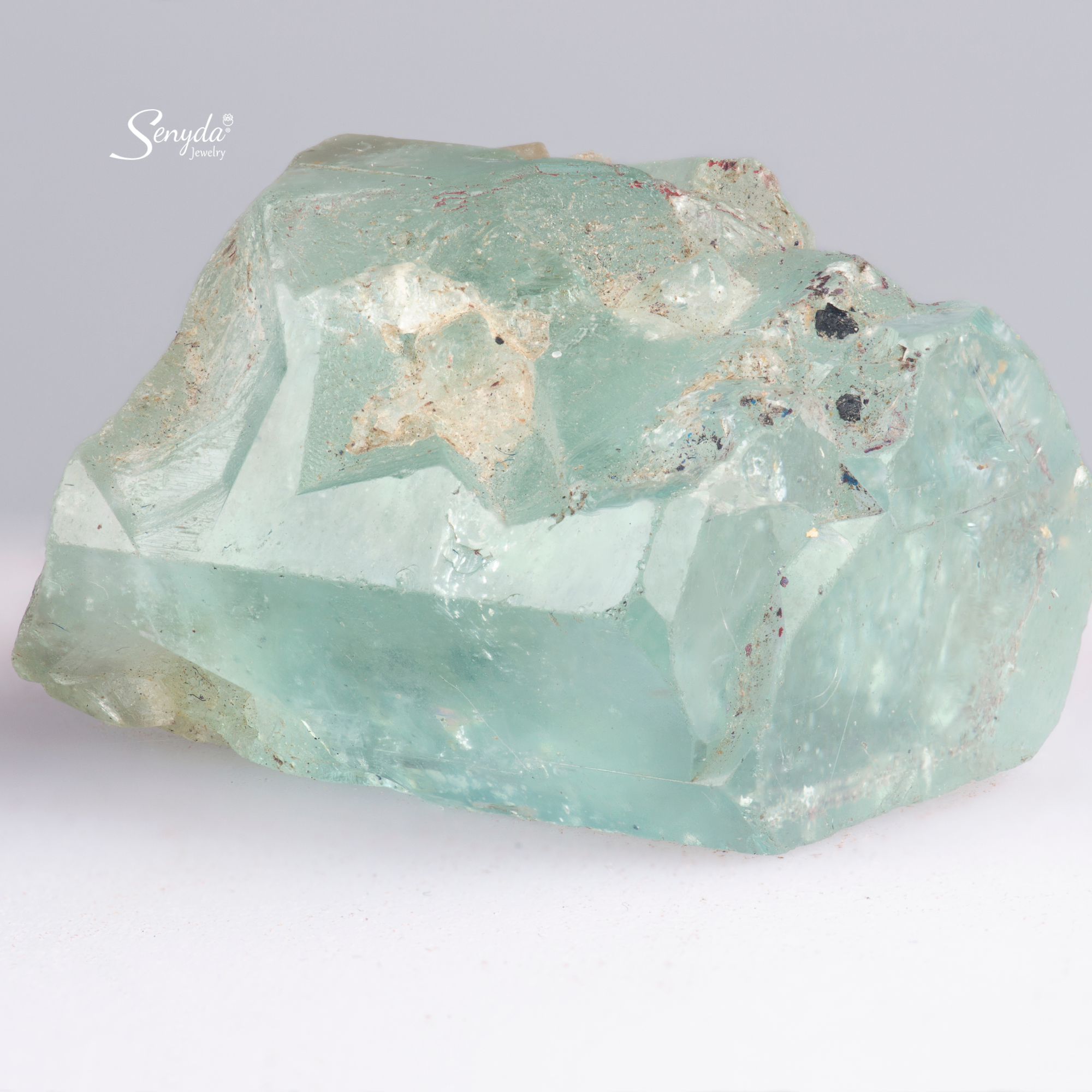 Ngọc xanh biển Aquamarine: Ý nghĩa, công dụng và cách bảo quản