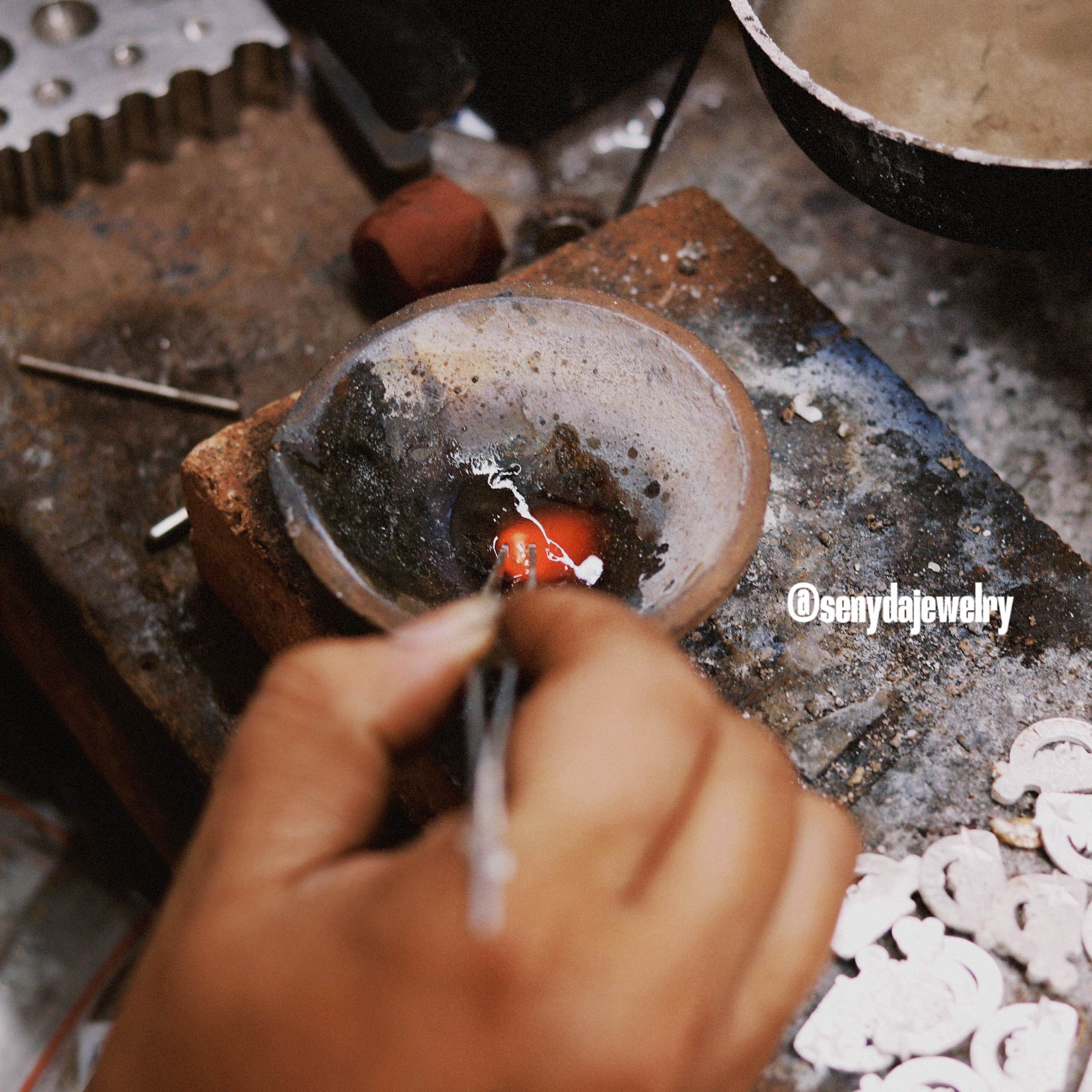 Từ ý tưởng đến hiện thực: Quy trình thiết kế dây chuyền custom