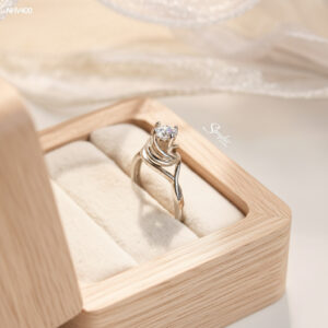 NHV400 Nhẫn vàng Senyda 1 hột đế hoa hồng xoáy trơn