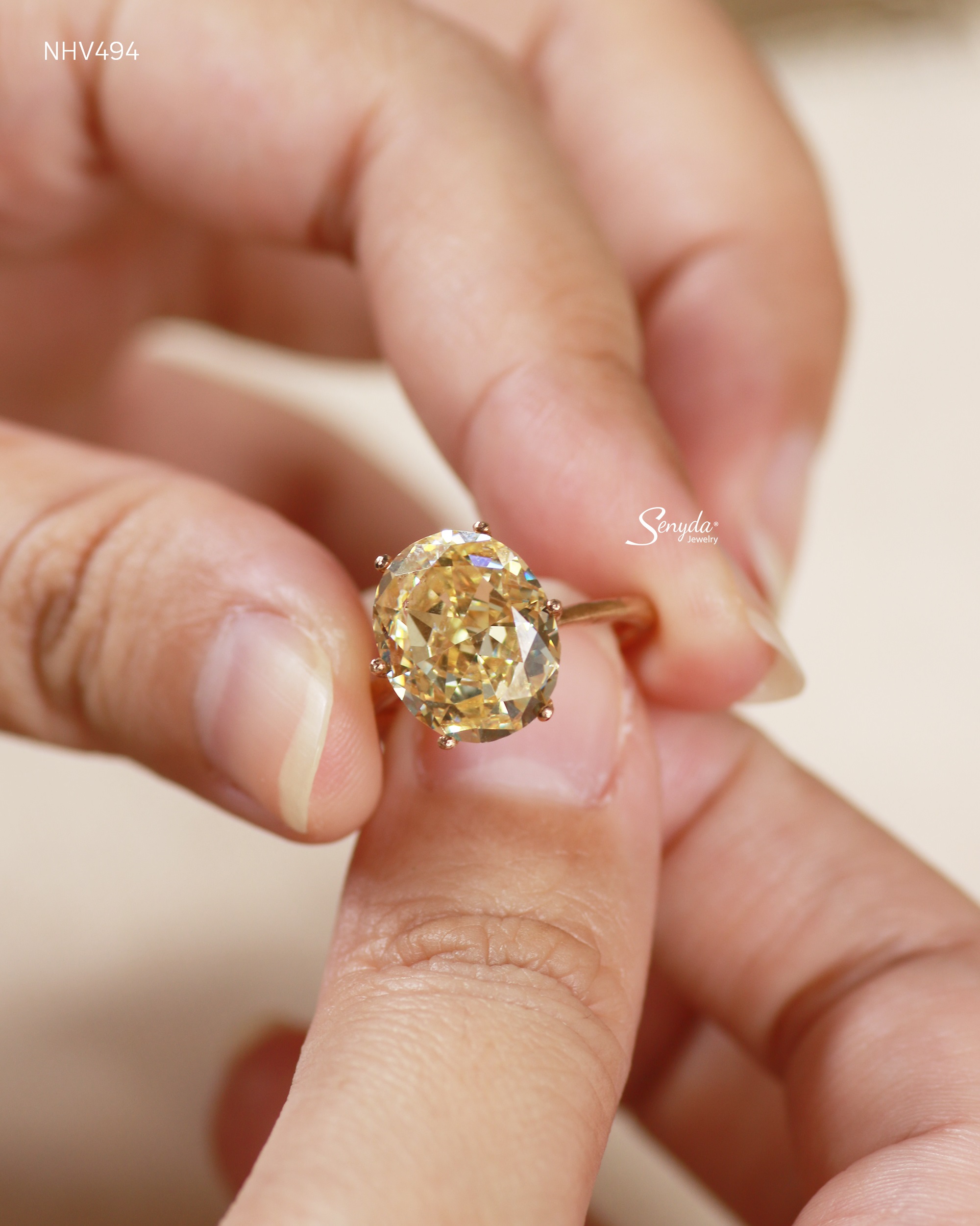 NHV494 Nhẫn vàng Senyda 1 hột oval lớn 6 chấu đế tim - Ảnh 4