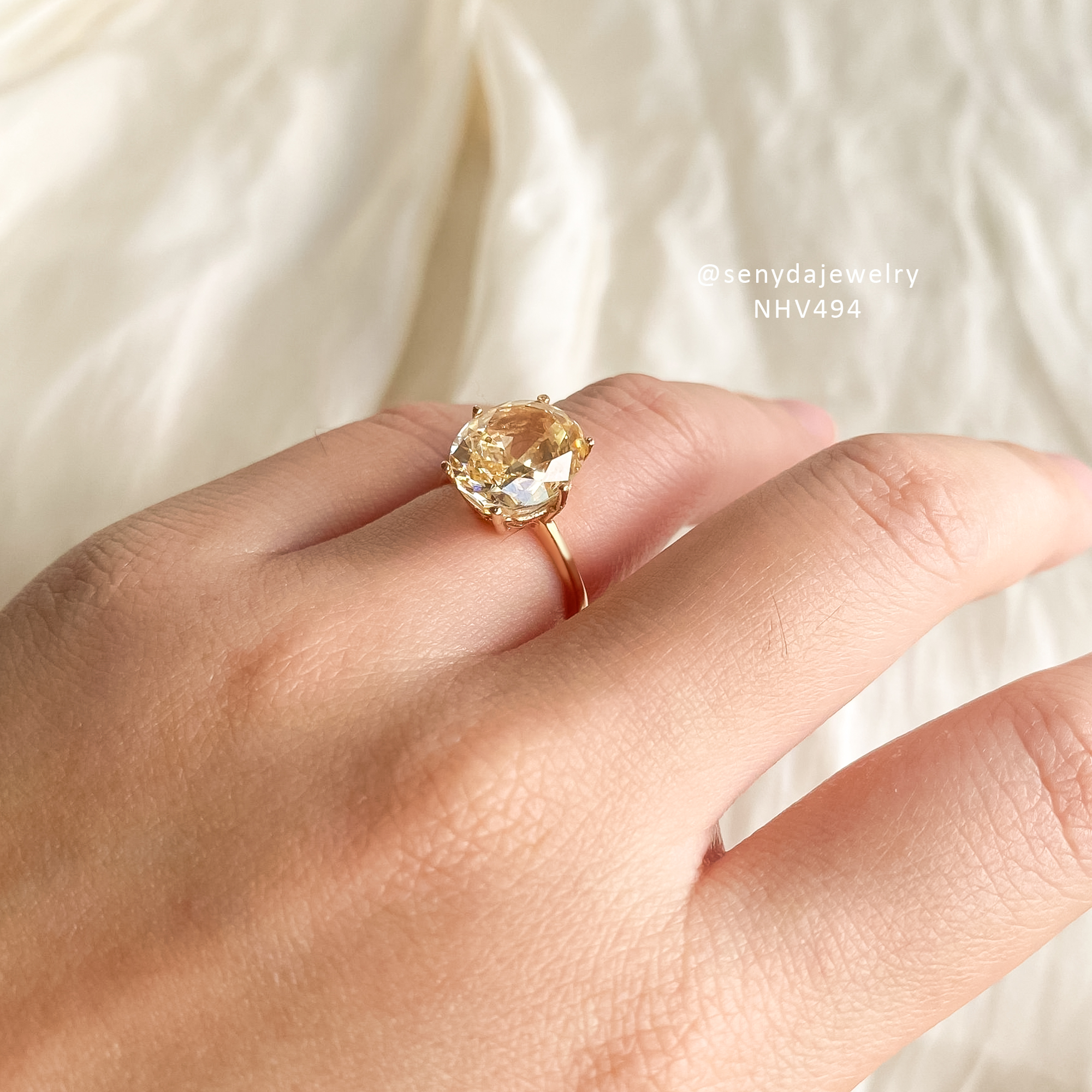 NHV494 Nhẫn vàng Senyda 1 hột oval lớn 6 chấu đế tim