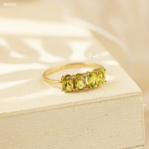 NHV532 Nhẫn vàng Senyda 4 hột Peridot oval