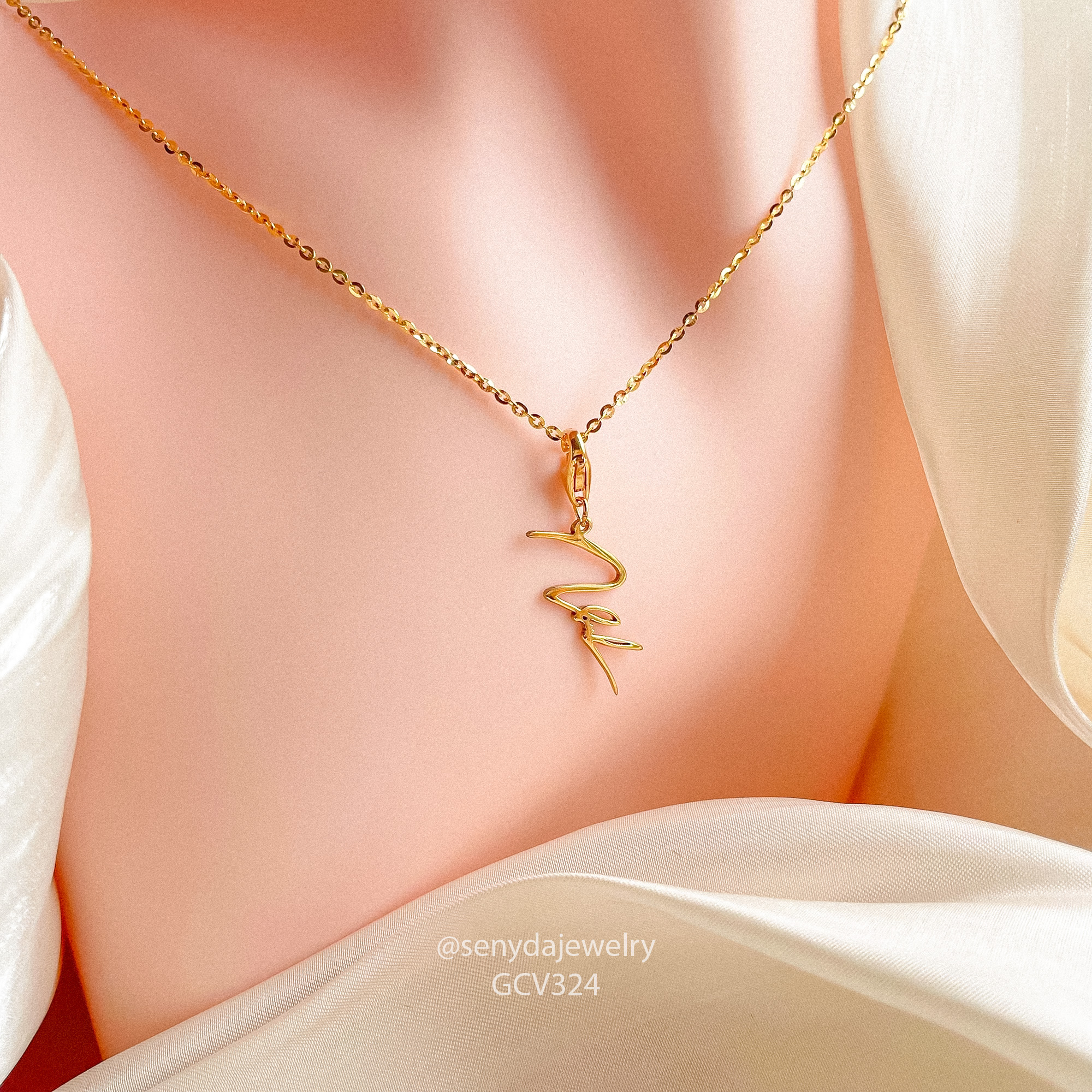 Khám phá các loại trang sức khắc tên phổ biến hiện nay