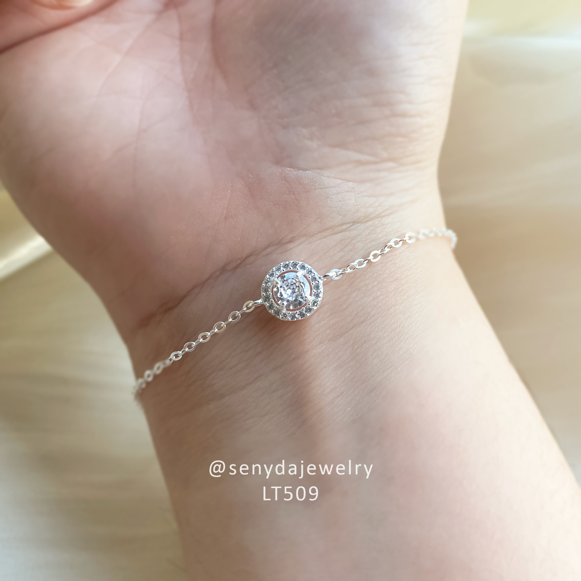 LT509 Lắc tay bạc Ý Senyda dây chữ cong 1 hột 5mm viền tròn khóa rút - Ảnh 2