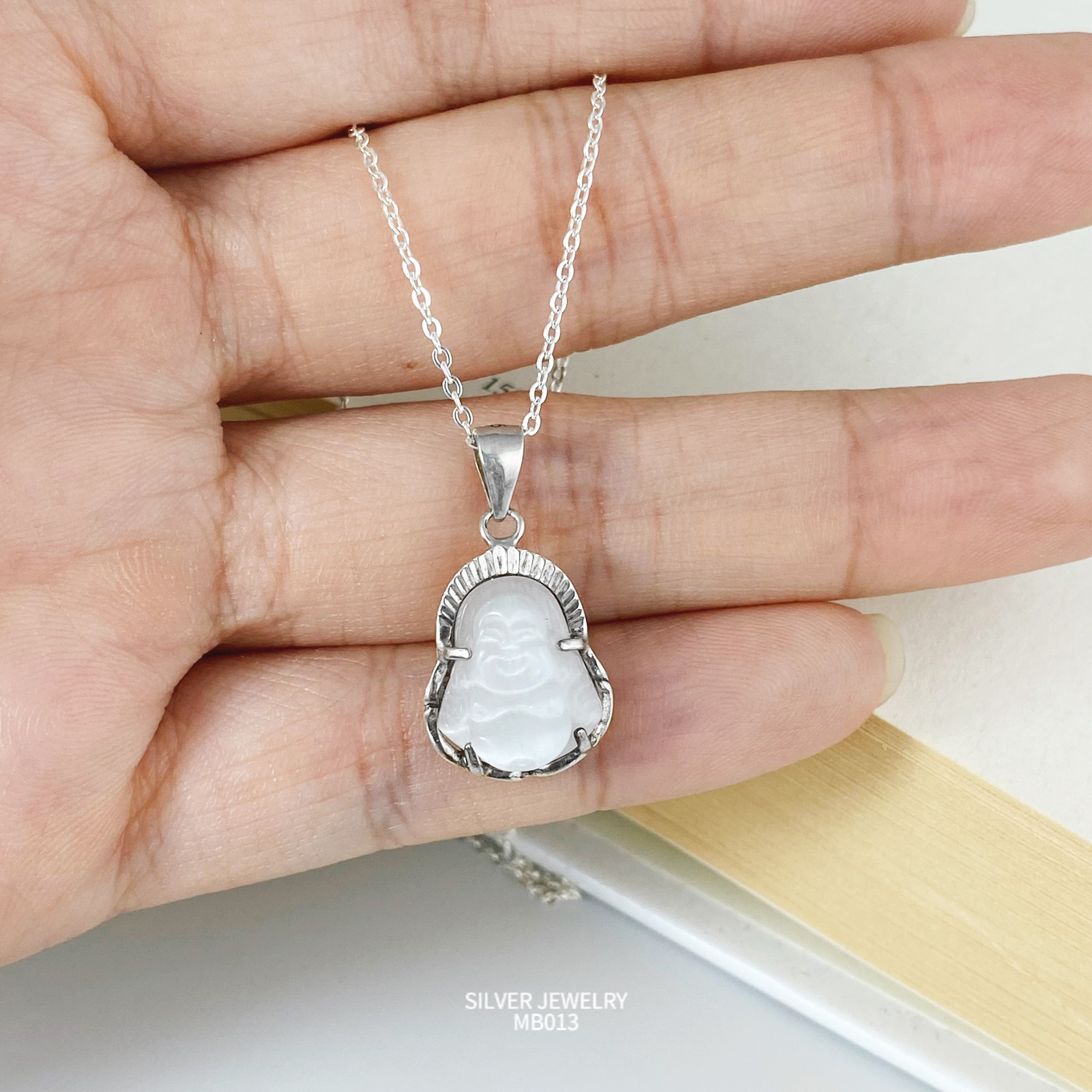 MB013 Dây chuyền bạc cho bé Senyda Mặt Phật Di lặc trắng viền giác