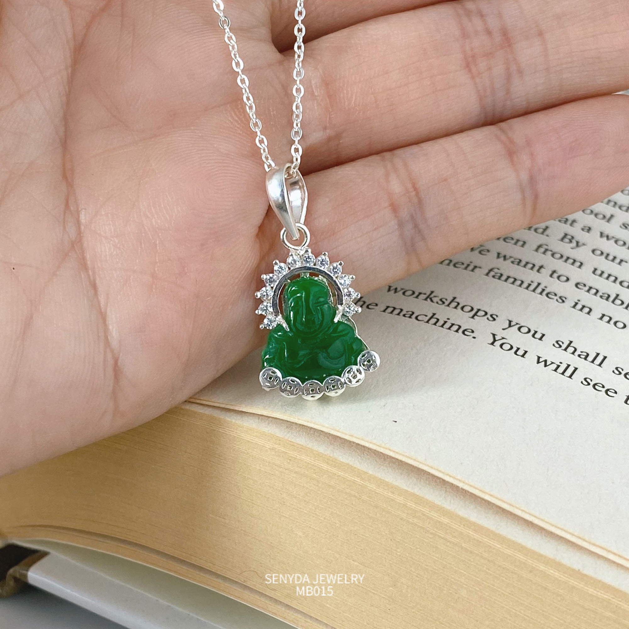 Chế tác tỉ mỉ từ Bạc cao cấp với thiết kế tinh xảo và hài hòa MB015 Dây chuyền bạc cho bé Senyda Mặt Phật Di lặc xanh hào quang đá hoa sen đồng tiền