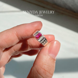 NB034 Nhẫn bạc cho bé Senyda hột đen chữ nhật