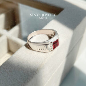 NB048 Nhẫn bạc cho bé Senyda 1 hột vuông 6li đỏ