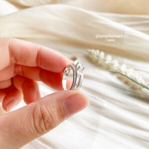 NB049 Nhẫn bạc cho bé Senyda 1 hột 4li đai trơn rãnh giữa