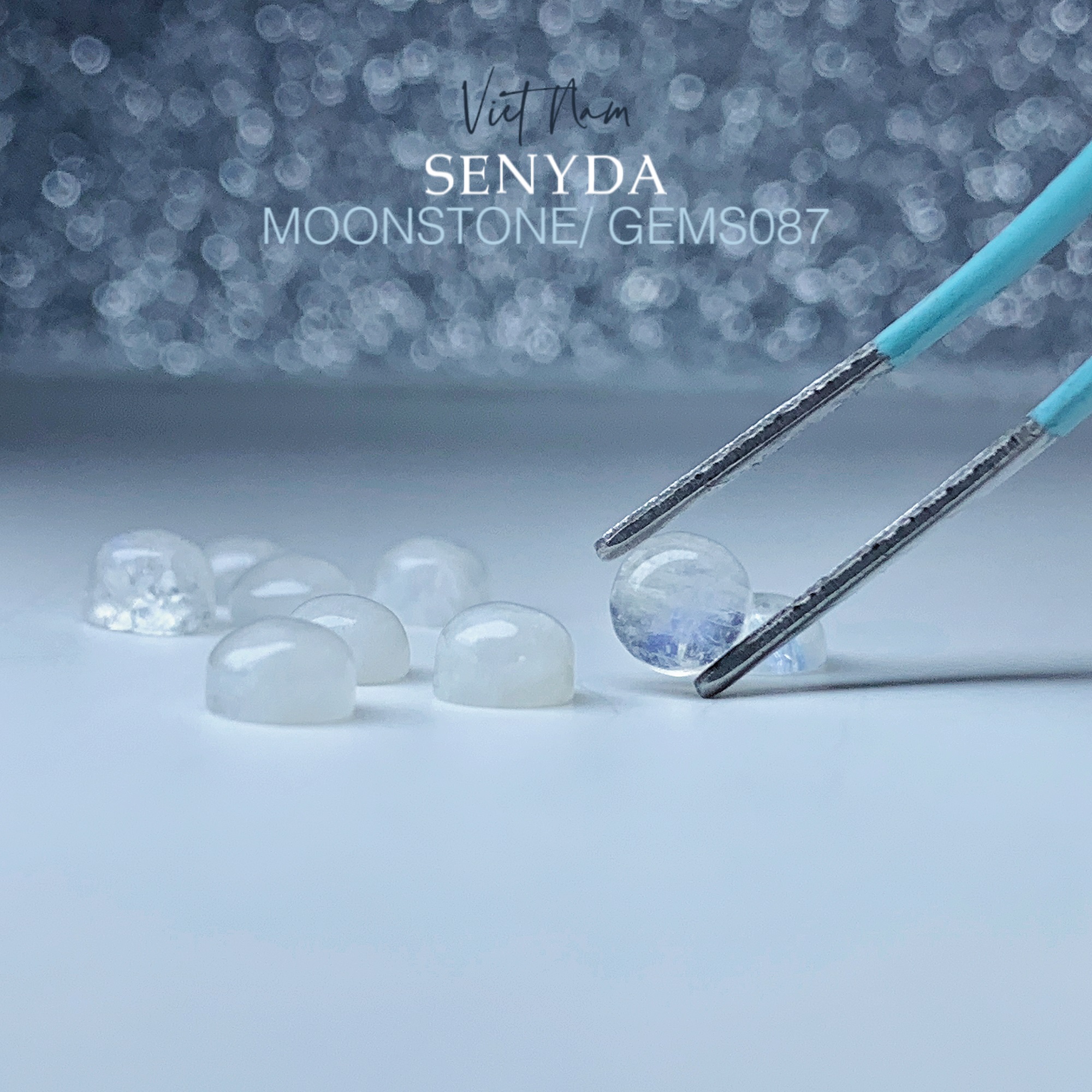 Hiệu ứng Adularescence là gì? Bí mật ánh sáng huyền ảo trong đá Moonstone