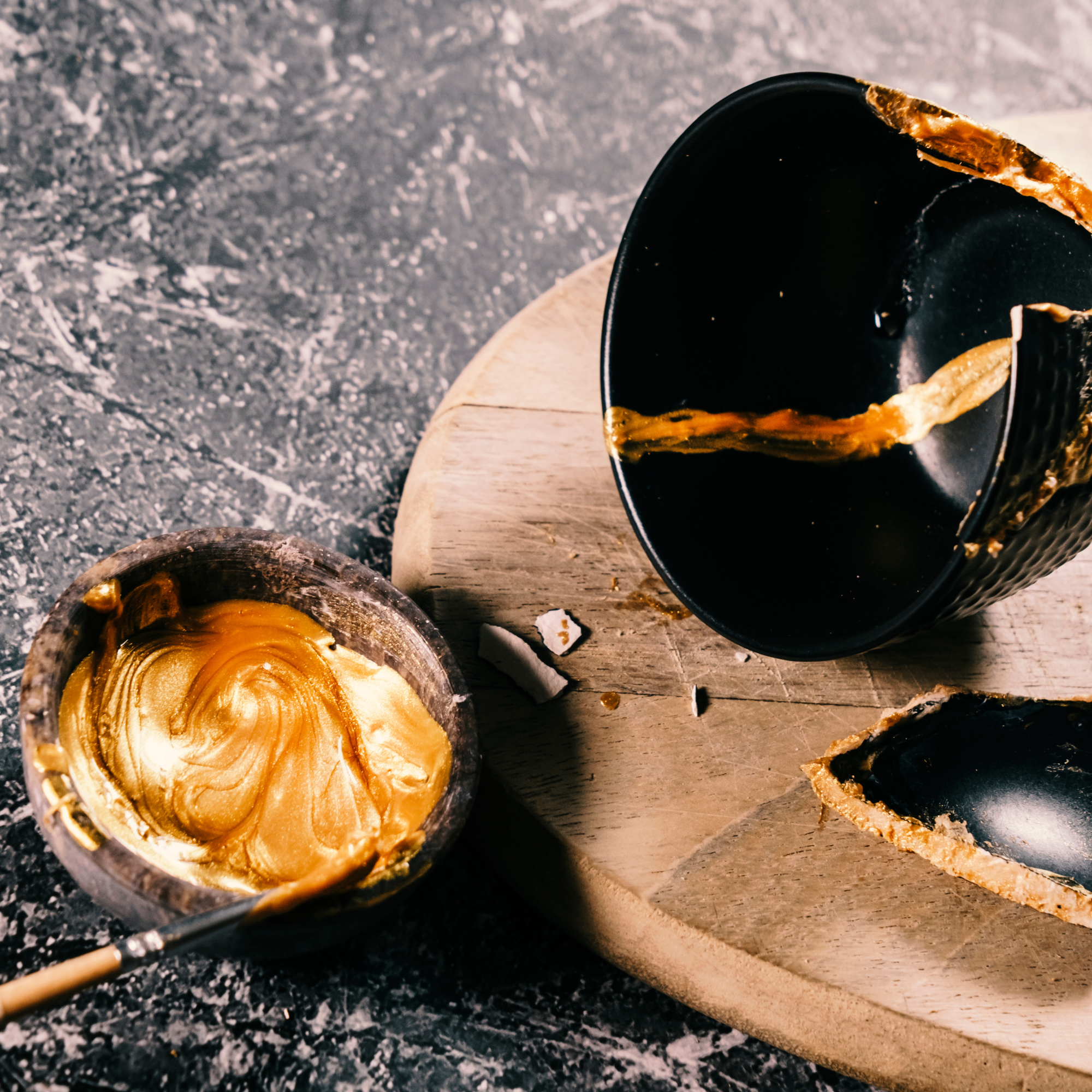 Kintsugi – Nghệ thuật hàn vàng Nhật Bản biến vết nứt thành tác phẩm tuyệt đỉnh