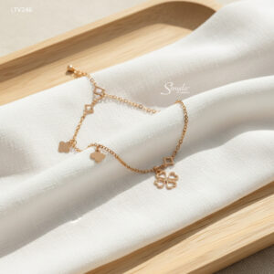 LTV246 Lắc tay vàng Senyda cỏ 4 lá trơn rỗng treo dây mì dây chữ cong