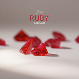 Đá Ruby tinh thể – viên đá đỏ tự nhiên đầy năng lượng, biểu tượng của tình yêu và may mắn, mang lại sự tự tin và sức mạnh cho người sở hữu.