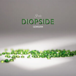 Đá Diopside – viên đá xanh lá huyền bí, biểu tượng của trí tuệ và sự cân bằng, mang lại may mắn và bình an cho người sở hữu.