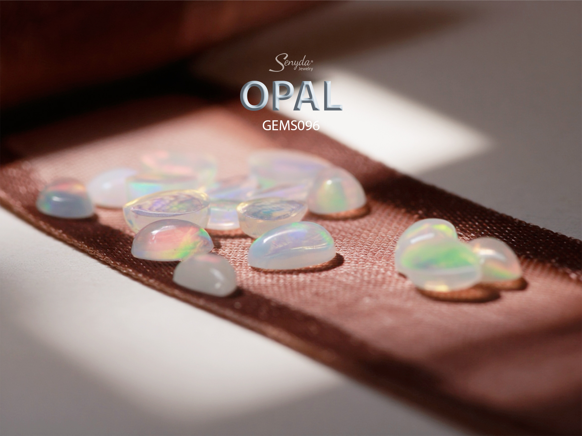 Đá Opal giọt nước – viên đá cầu vồng rực rỡ, biểu tượng của niềm tin và sáng tạo, tôn lên vẻ đẹp tinh tế và cuốn hút.