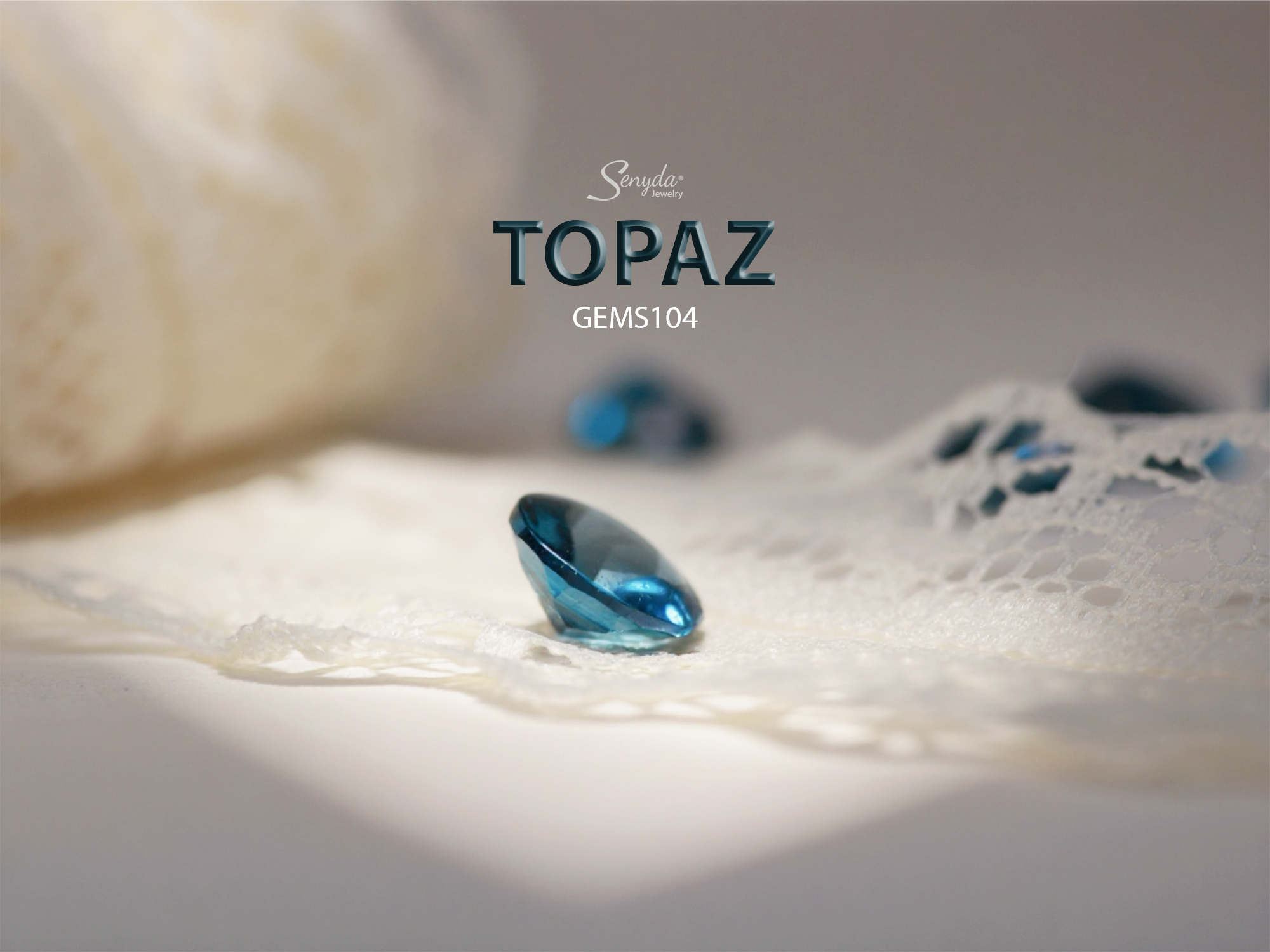 Đá Topaz – viên đá xanh trong trẻo, biểu tượng của may mắn và bình an, tôn lên vẻ sang trọng và tinh khiết trong từng thiết kế trang sức.