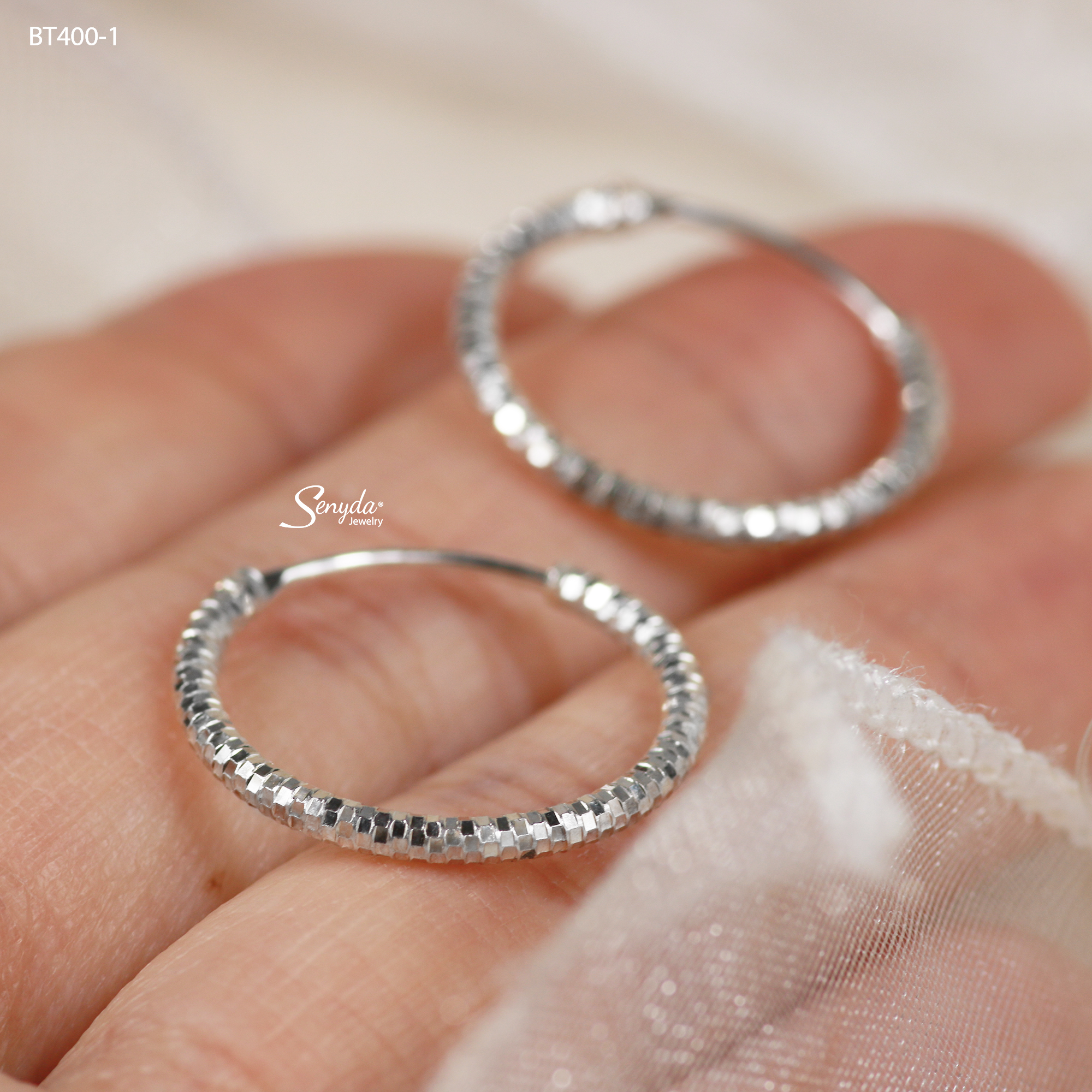 BT400 Bông tai bạc Ý Senyda khoen giác caro