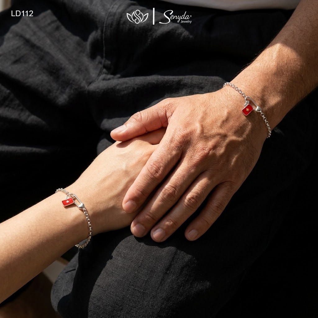 Lắc tay bạc Ý Senyda chữ cong tròn lớn ghim tây lá cờ treo