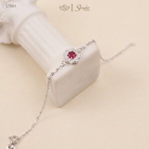 LT661 Lắc tay bạc Ý Senyda mặt đá Spinel viền tròn hoa văn