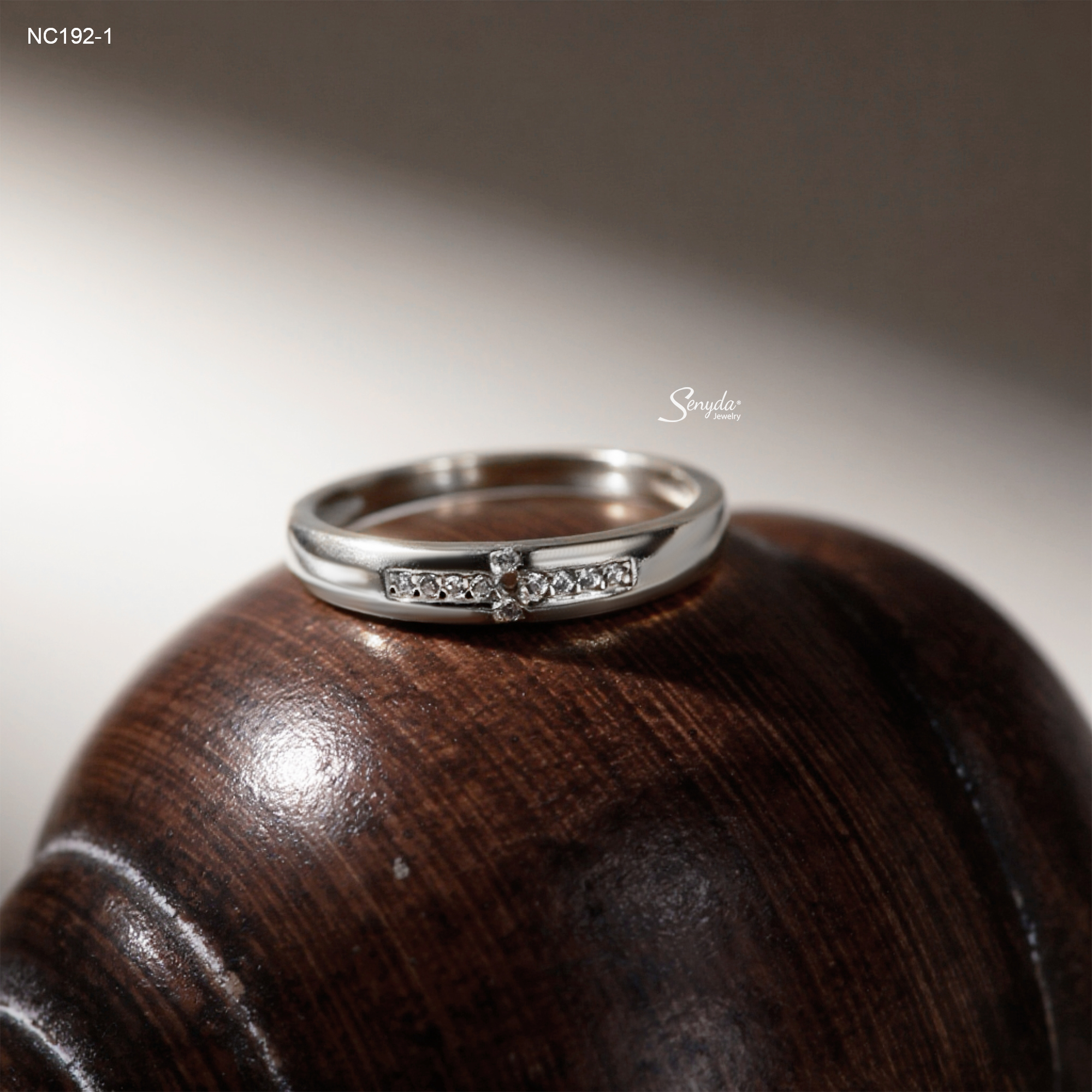 NC192-1 Nhẫn bạc Ý Senyda dấu cộng đá