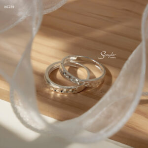 NC239-1 Nhẫn đôi bạc Ý Senyda xoắn nơ trơn giác đá