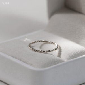 NH060 Nhẫn bạc Ý Senyda xoắn