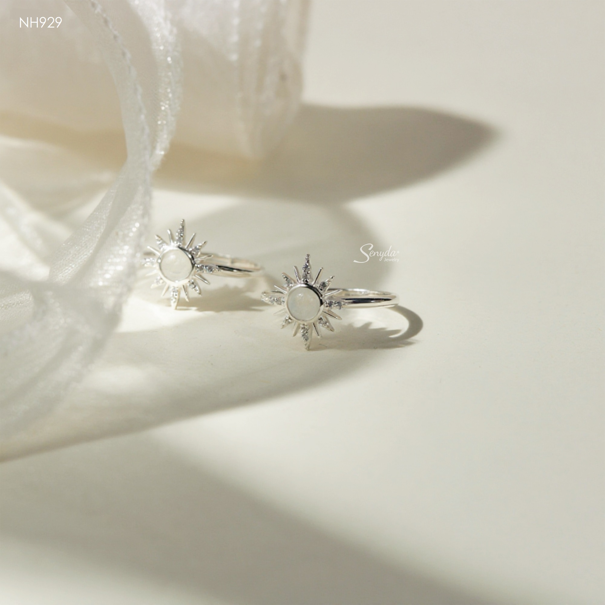 NH929 Nhẫn bạc Ý Senyda hình mặt trời đá Moonstone