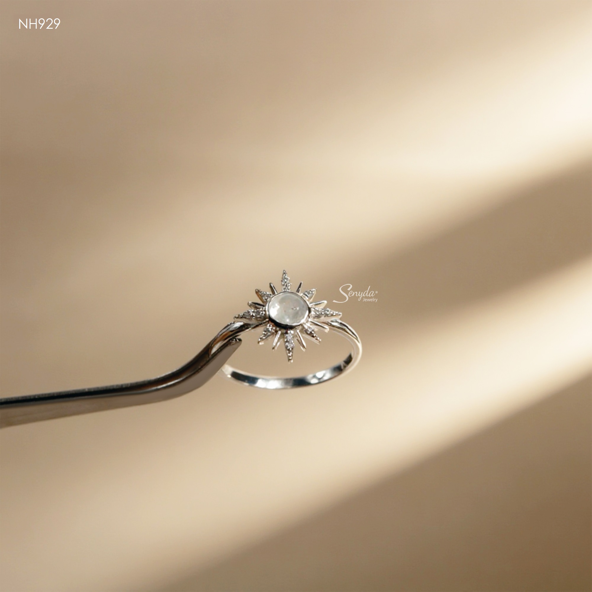 NH929 Nhẫn bạc Ý Senyda hình mặt trời đá Moonstone