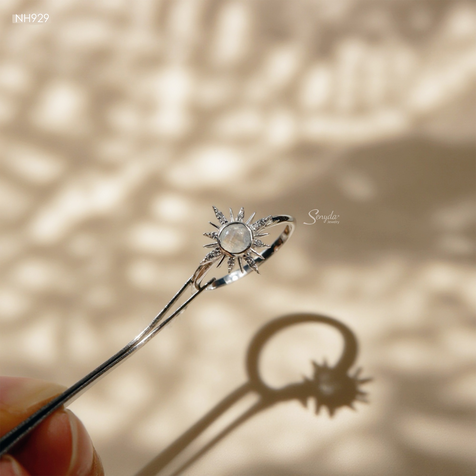 NH929 Nhẫn bạc Ý Senyda hình mặt trời đá Moonstone