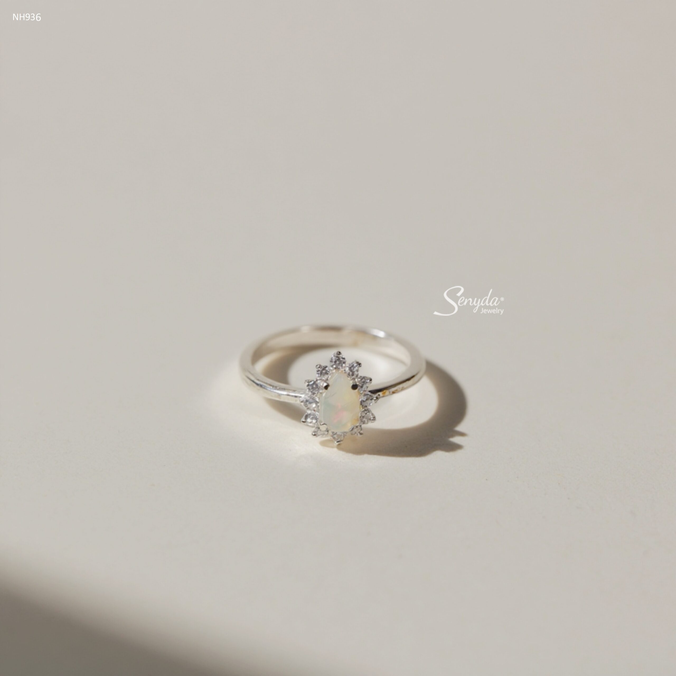 NH936 Nhẫn bạc Ý Senyda mặt đá Opal giọt nước viền đá