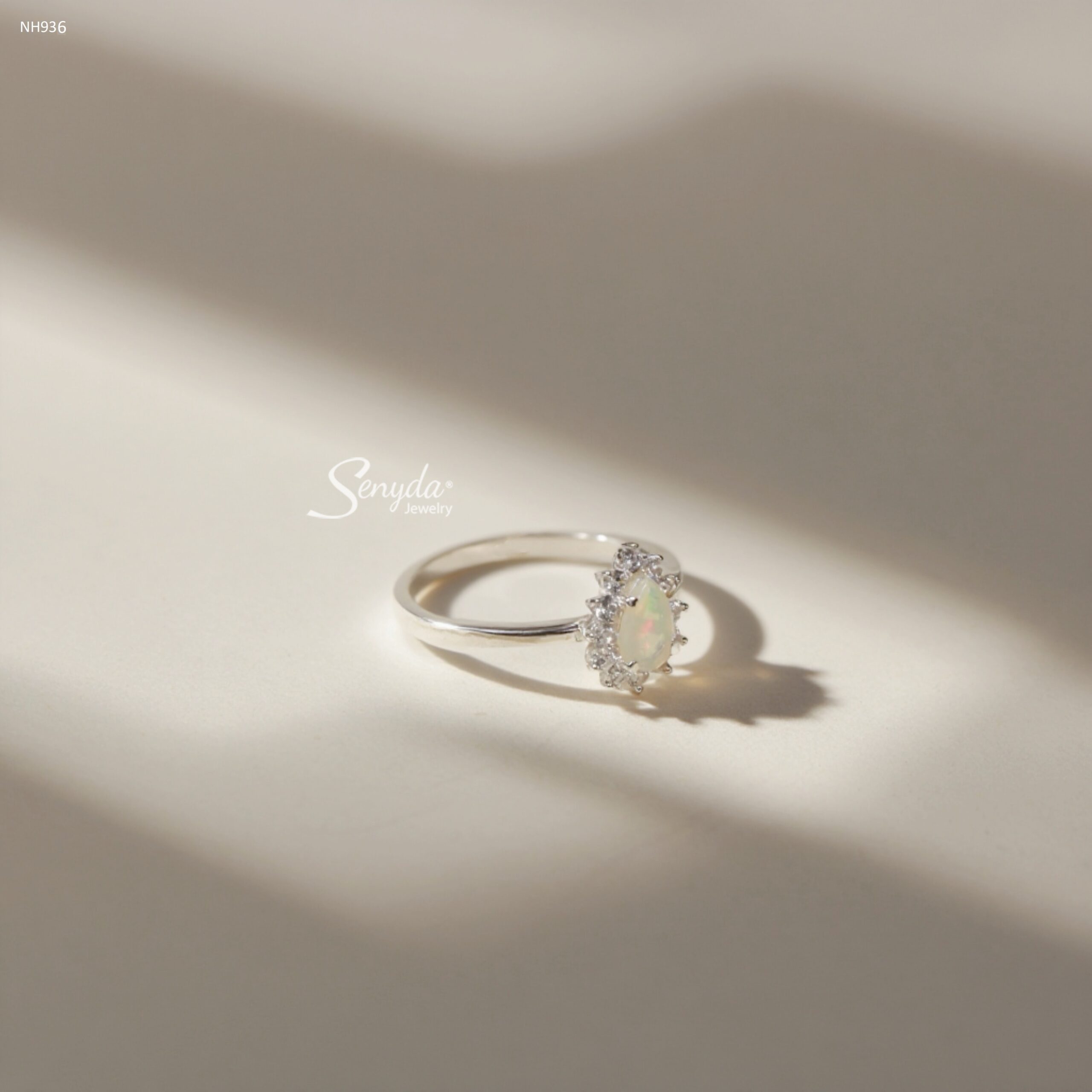 NH936 Nhẫn bạc Ý Senyda mặt đá Opal giọt nước viền đá